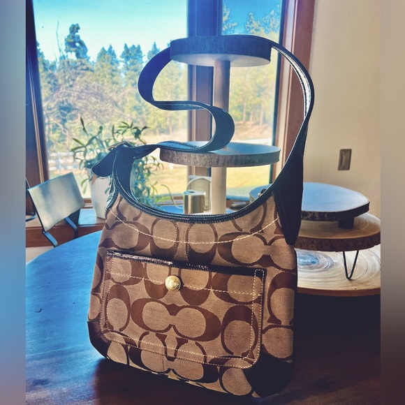 Coach crossbody. Great condition. - Picture 1 of 4
